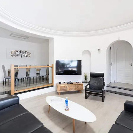 빌라 4 Bedroom Mimi With Private Heated Pool