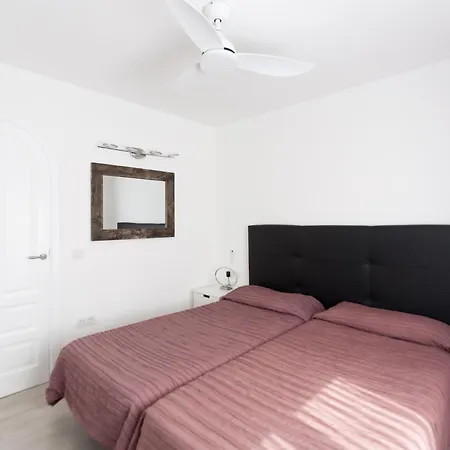 Villa 4 Bedroom Mimi With Private Heated Pool Puerto del Carmen (Lanzarote)