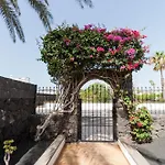 Villa 4 Bedroom Mimi With Private Heated Pool
