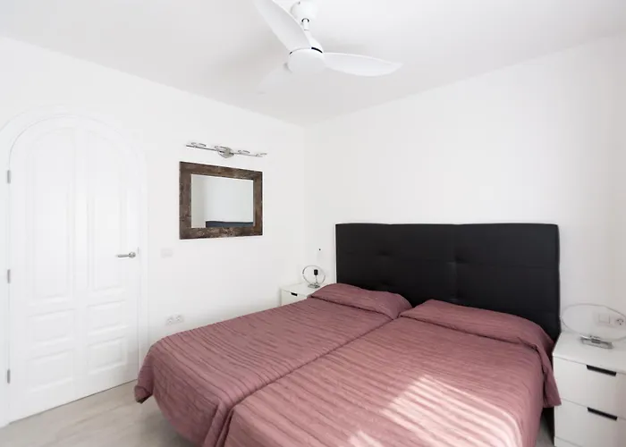 Willa 4 Bedroom Mimi With Private Heated Pool Puerto del Carmen (Lanzarote)