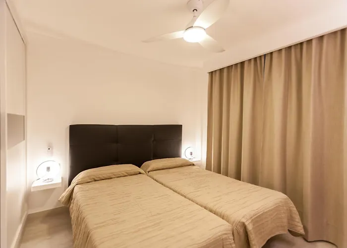 4 Bedroom Mimi With Private Heated Pool