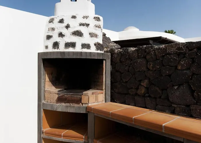 4 Bedroom Mimi With Private Heated Pool Puerto del Carmen