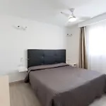4 Bedroom Mimi With Private Heated Pool Willa Puerto del Carmen (Lanzarote)