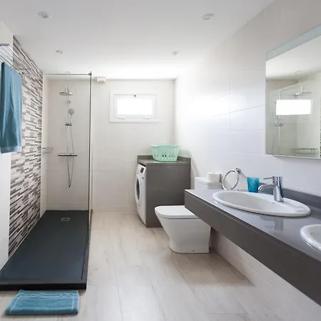 4 Bedroom Mimi With Private Heated Pool וילה *